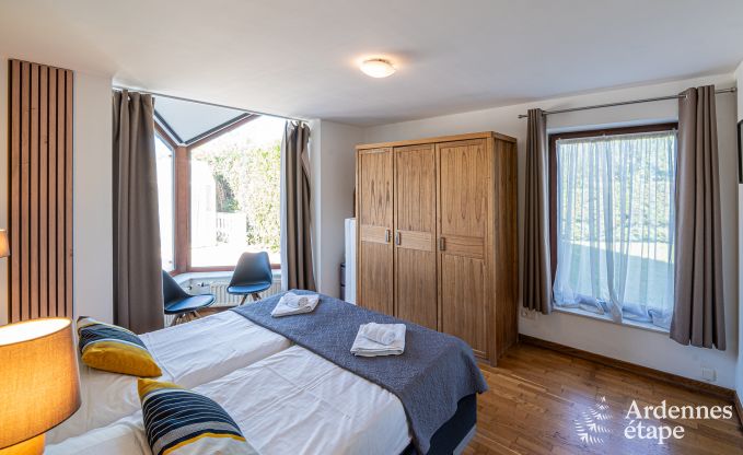 Chalet in Durbuy fr 12 Personen mit Jacuzzi, Sauna, Holzofen und Schwimmbad
