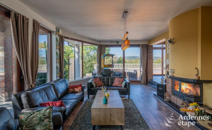 Chalet in Durbuy fr 12 Personen mit Jacuzzi, Sauna, Holzofen und Schwimmbad