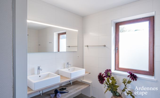 Chalet in Durbuy f�r 12 Personen mit Jacuzzi, Sauna, Holzofen und Schwimmbad