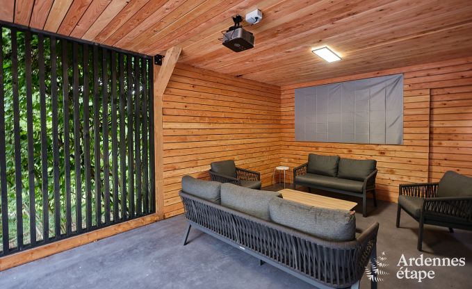 Luxusvilla in Durbuy fr 8 Personen mit Jacuzzi, Sauna, berdachtem Terrasse und Privatgarten