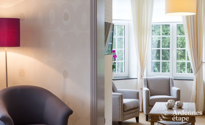 Luxusvilla in Durbuy: Unterkunft f�r 15 Personen mit Pool, Spa und Natur in den Ardennen