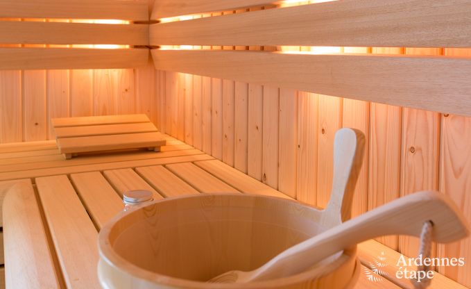 Luxusvilla in Durbuy: Unterkunft f�r 15 Personen mit Pool, Spa und Natur in den Ardennen