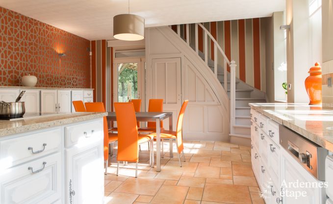 Luxusvilla in Durbuy: Unterkunft f�r 15 Personen mit Pool, Spa und Natur in den Ardennen