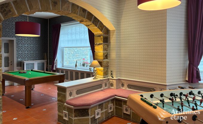 Luxusvilla in Durbuy: Unterkunft f�r 15 Personen mit Pool, Spa und Natur in den Ardennen