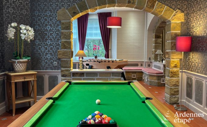 Luxusvilla in Durbuy: Unterkunft f�r 15 Personen mit Pool, Spa und Natur in den Ardennen