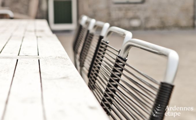 Ferienhaus in Durbuy: 32 Personen, 12 Schlafzimmer, privater Garten, Herz der belgischen Ardennen