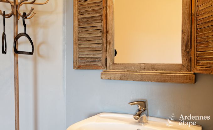 Ferienhaus in Durbuy: 32 Personen, 12 Schlafzimmer, privater Garten, Herz der belgischen Ardennen