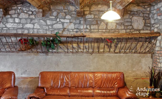 Ferienhaus in Durbuy: 32 Personen, 12 Schlafzimmer, privater Garten, Herz der belgischen Ardennen