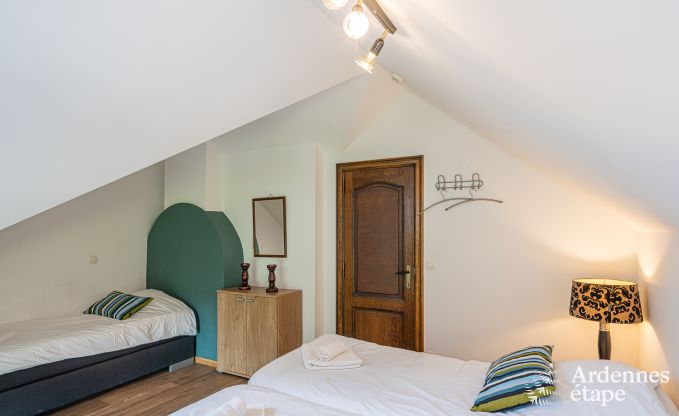 Chalet in Durbuy fr 12 Personen mit Jacuzzi, Sauna, Holzofen und Schwimmbad