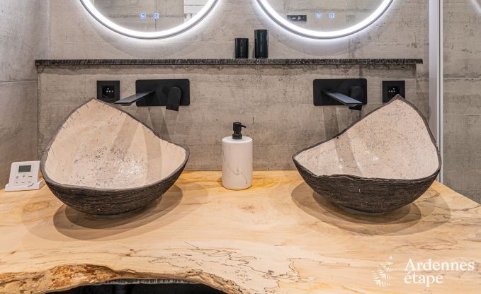 Luxusvilla in Durbuy: Genie�en Sie Wellness, Kunst und Natur f�r 8 Personen