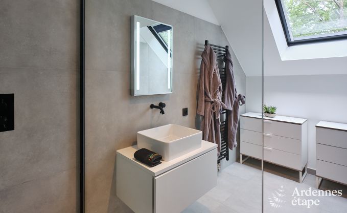 Luxusvilla in Durbuy fr 8 Personen mit Jacuzzi, Sauna, berdachtem Terrasse und Privatgarten