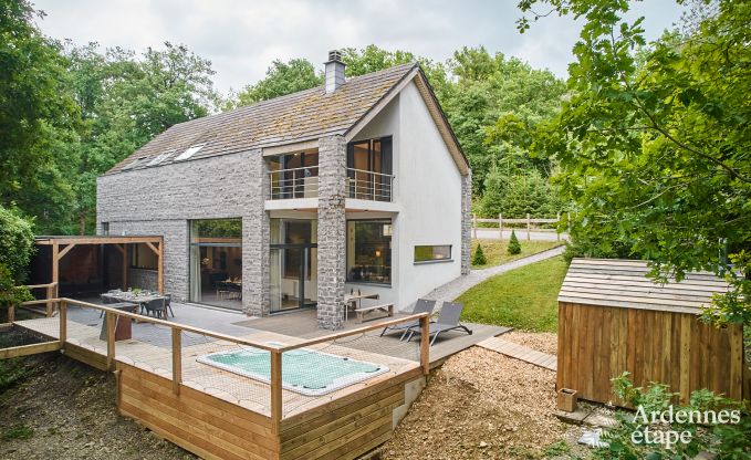 Luxusvilla in Durbuy fr 8 Personen mit Jacuzzi, Sauna, berdachtem Terrasse und Privatgarten