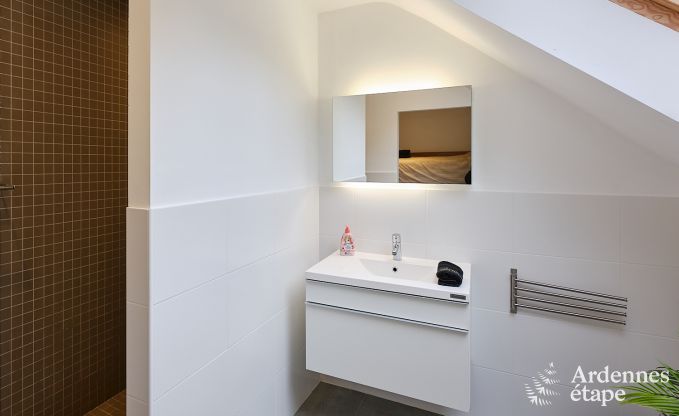 Luxusvilla in Durbuy fr 8 Personen mit Jacuzzi, Sauna, berdachtem Terrasse und Privatgarten