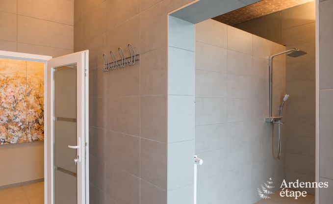 Luxusvilla in Durbuy: Unterkunft fr 15 Personen mit Pool, Spa und Natur in den Ardennen