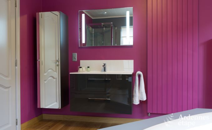 Luxusvilla in Durbuy: Unterkunft fr 15 Personen mit Pool, Spa und Natur in den Ardennen