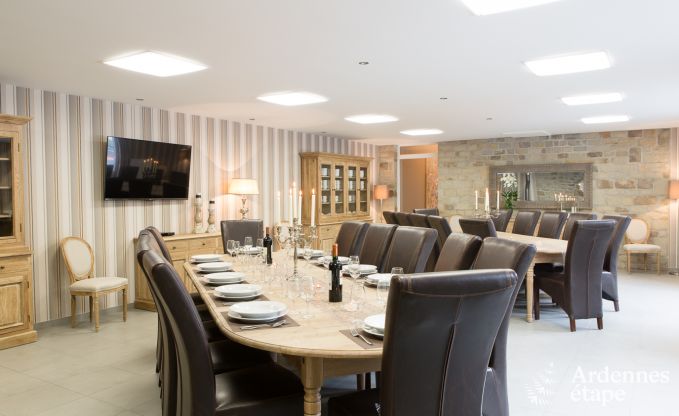 Luxusvilla in Durbuy: Unterkunft fr 15 Personen mit Pool, Spa und Natur in den Ardennen