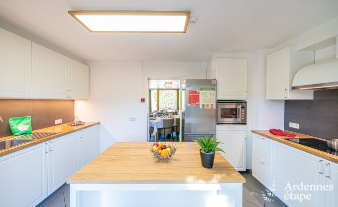 Ferienhaus mit �berdachter Whirlpool Erez�e 16 Pers. Ardennen