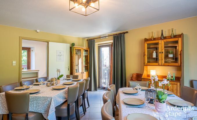Ferienhaus mit �berdachter Whirlpool Erez�e 16 Pers. Ardennen