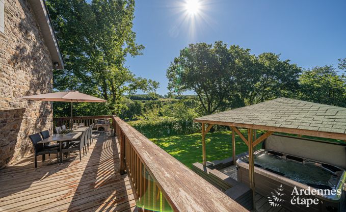 Ferienhaus mit �berdachter Whirlpool Erez�e 16 Pers. Ardennen