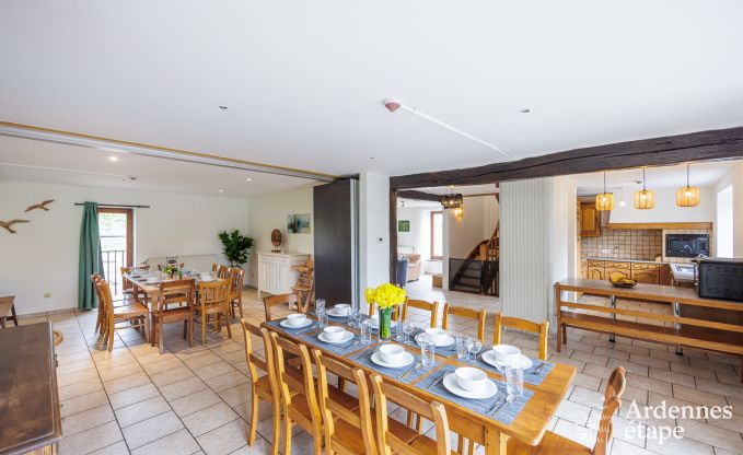 Gerumiges Ferienhaus in Ereze mit Schwimmbad und Fitnessraum fr 38 Sportler