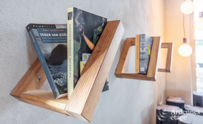 Gerumiges Ferienhaus in Ereze mit Schwimmbad und Fitnessraum fr 38 Sportler