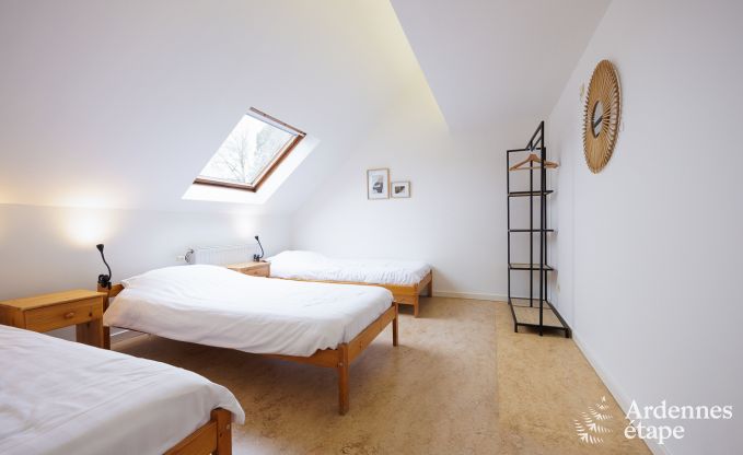 Gerumiges Ferienhaus in Ereze mit Schwimmbad und Fitnessraum fr 38 Sportler