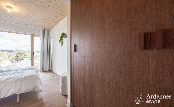 Gerumiges Ferienhaus in Ereze mit Schwimmbad und Fitnessraum fr 38 Sportler