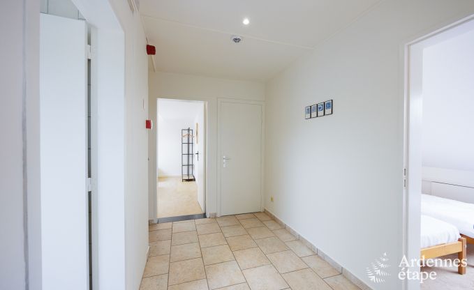 Gerumiges Ferienhaus in Ereze mit Schwimmbad und Fitnessraum fr 38 Sportler