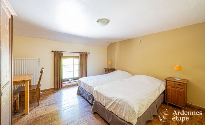 Ferienhaus mit �berdachter Whirlpool Erez�e 16 Pers. Ardennen