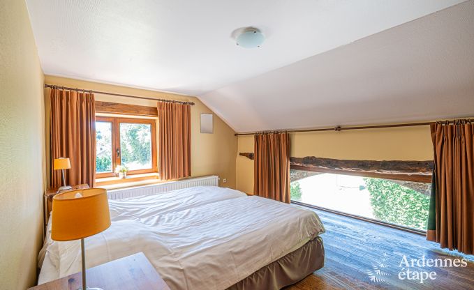 Ferienhaus mit �berdachter Whirlpool Erez�e 16 Pers. Ardennen