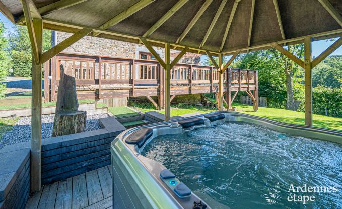 Ferienhaus mit �berdachter Whirlpool Erez�e 16 Pers. Ardennen