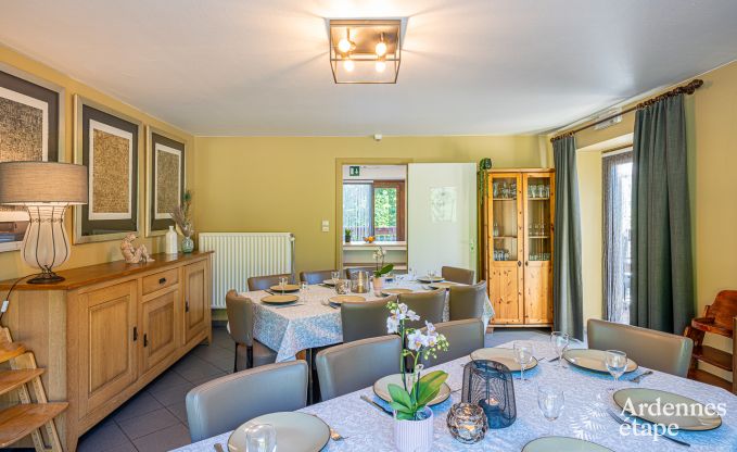 Ferienhaus mit �berdachter Whirlpool Erez�e 16 Pers. Ardennen