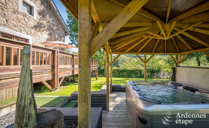 Ferienhaus mit �berdachter Whirlpool Erez�e 16 Pers. Ardennen