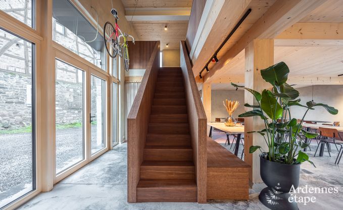 Gerumiges Ferienhaus in Ereze mit Schwimmbad und Fitnessraum fr 38 Sportler