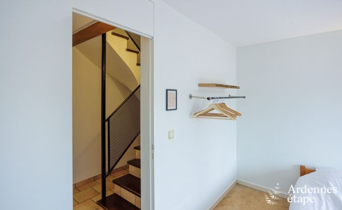 Gerumiges Ferienhaus in Ereze mit Schwimmbad und Fitnessraum fr 38 Sportler