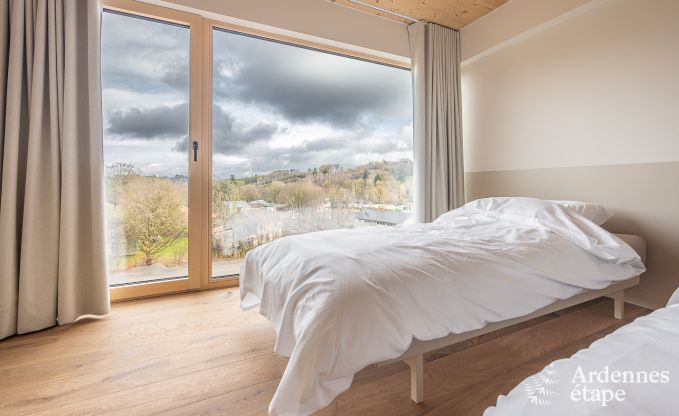 Gerumiges Ferienhaus in Ereze mit Schwimmbad und Fitnessraum fr 38 Sportler