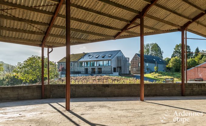 Gerumiges Ferienhaus in Ereze mit Schwimmbad und Fitnessraum fr 38 Sportler