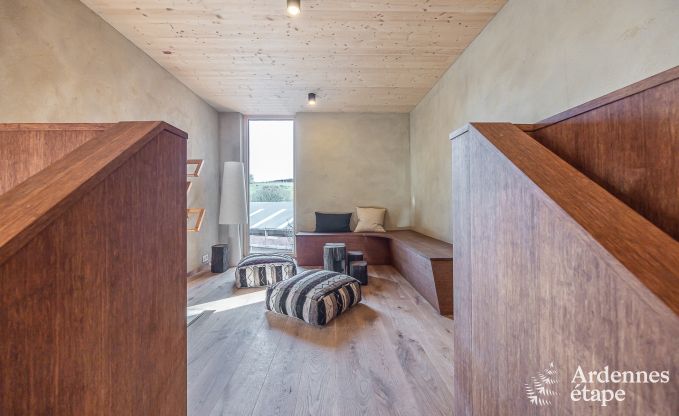 Gerumiges Ferienhaus in Ereze mit Schwimmbad und Fitnessraum fr 38 Sportler