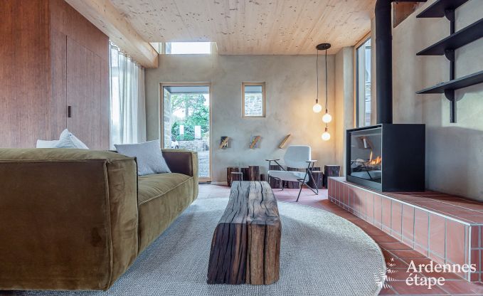 Gerumiges Ferienhaus in Ereze mit Schwimmbad und Fitnessraum fr 38 Sportler