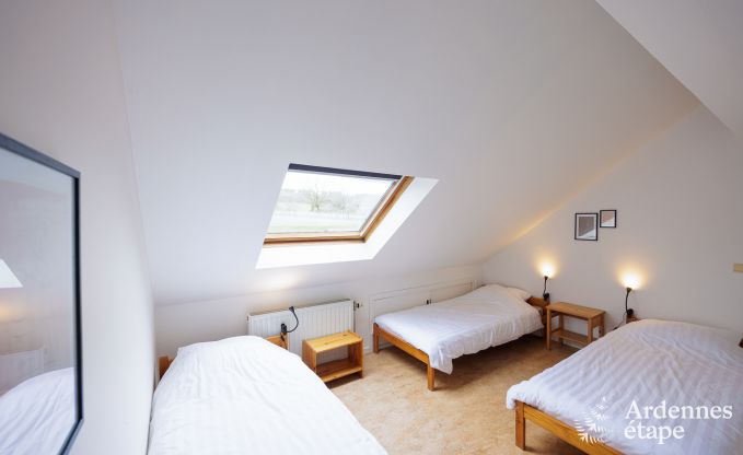 Gerumiges Ferienhaus in Ereze mit Schwimmbad und Fitnessraum fr 38 Sportler