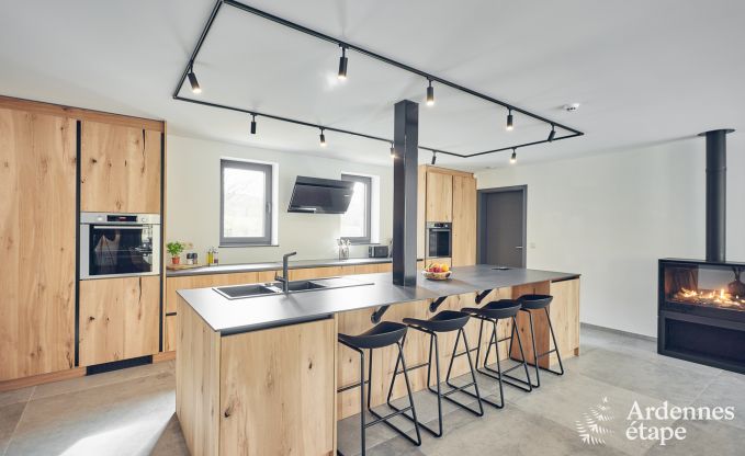 Luxusvilla in Ferri�res Ardenne, 15 Personen, 7 Schlafzimmer, Spa, beheizter Pool, privater Garten, angepasste Ausstattung