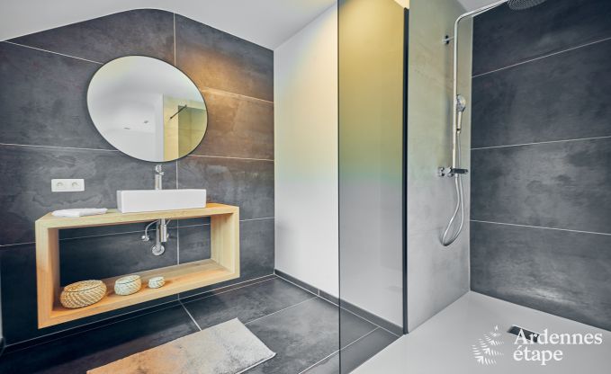 Luxusvilla in Ferri�res Ardenne, 15 Personen, 7 Schlafzimmer, Spa, beheizter Pool, privater Garten, angepasste Ausstattung