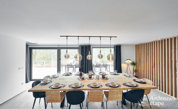 Luxusvilla in Ferri�res Ardenne, 15 Personen, 7 Schlafzimmer, Spa, beheizter Pool, privater Garten, angepasste Ausstattung