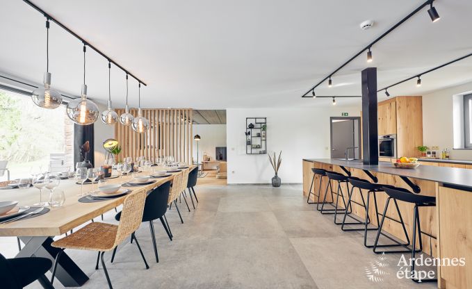 Luxusvilla in Ferri�res Ardenne, 15 Personen, 7 Schlafzimmer, Spa, beheizter Pool, privater Garten, angepasste Ausstattung