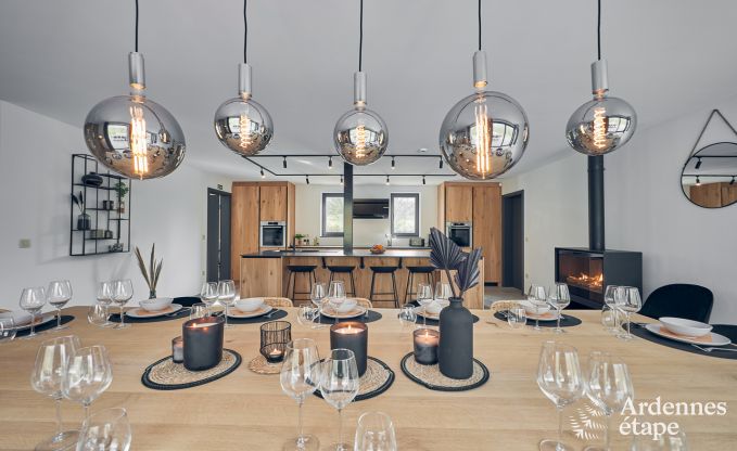 Luxusvilla in Ferri�res Ardenne, 15 Personen, 7 Schlafzimmer, Spa, beheizter Pool, privater Garten, angepasste Ausstattung