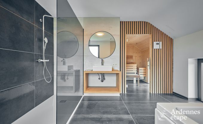 Luxusvilla in Ferri�res Ardenne, 15 Personen, 7 Schlafzimmer, Spa, beheizter Pool, privater Garten, angepasste Ausstattung