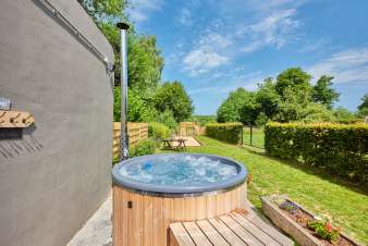 Ferienhaus fr 8 Personen in Florenville mit Sauna, Whirlpool, Spielturm und gesichertem Fahrradabstellplatz an der Semois