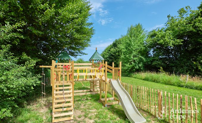 Charmantes Ferienhaus f�r 8 Personen in Florenville mit 4 Schlafzimmern, Wellness und Spielturm an der Semois