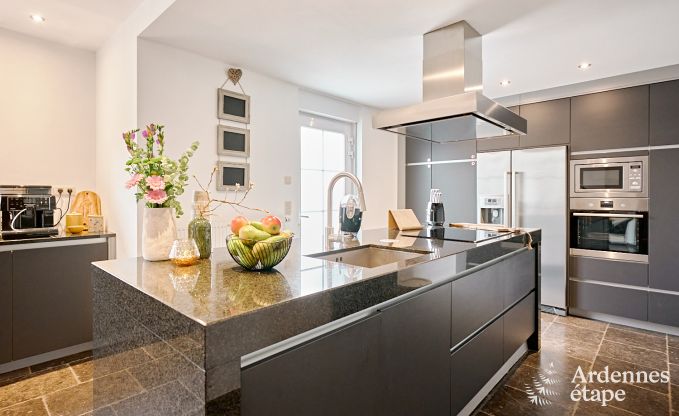 Gerumiges komfortables Ferienhaus fr 10 Personen in Voeren mit privatem Pool, Whirlpool und Garten