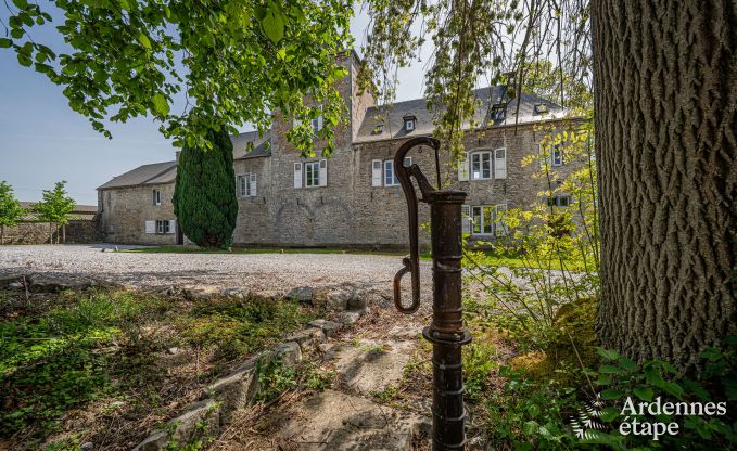 Schloss in Froidchapelle fr 19 Personen mit 5 Doppelzimmern mit eigenem Bad
